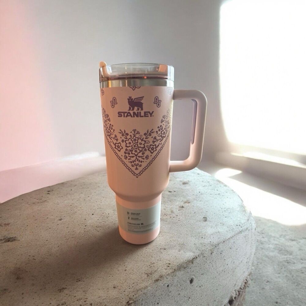 Stanley 40 oz Quencher H2.0 FlowState Tumbler Mesa Rose Conch Floral Paisley